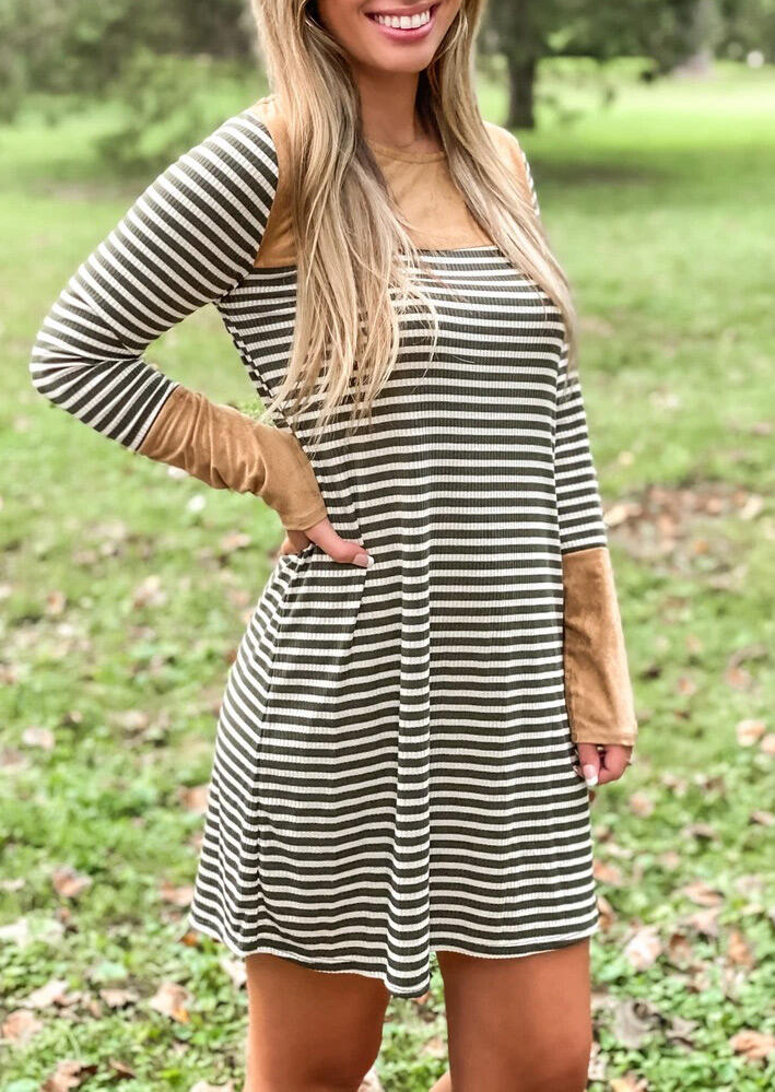 

Mini Dresses Striped Splicing Long Sleeve Mini Dress in Stripe. Size