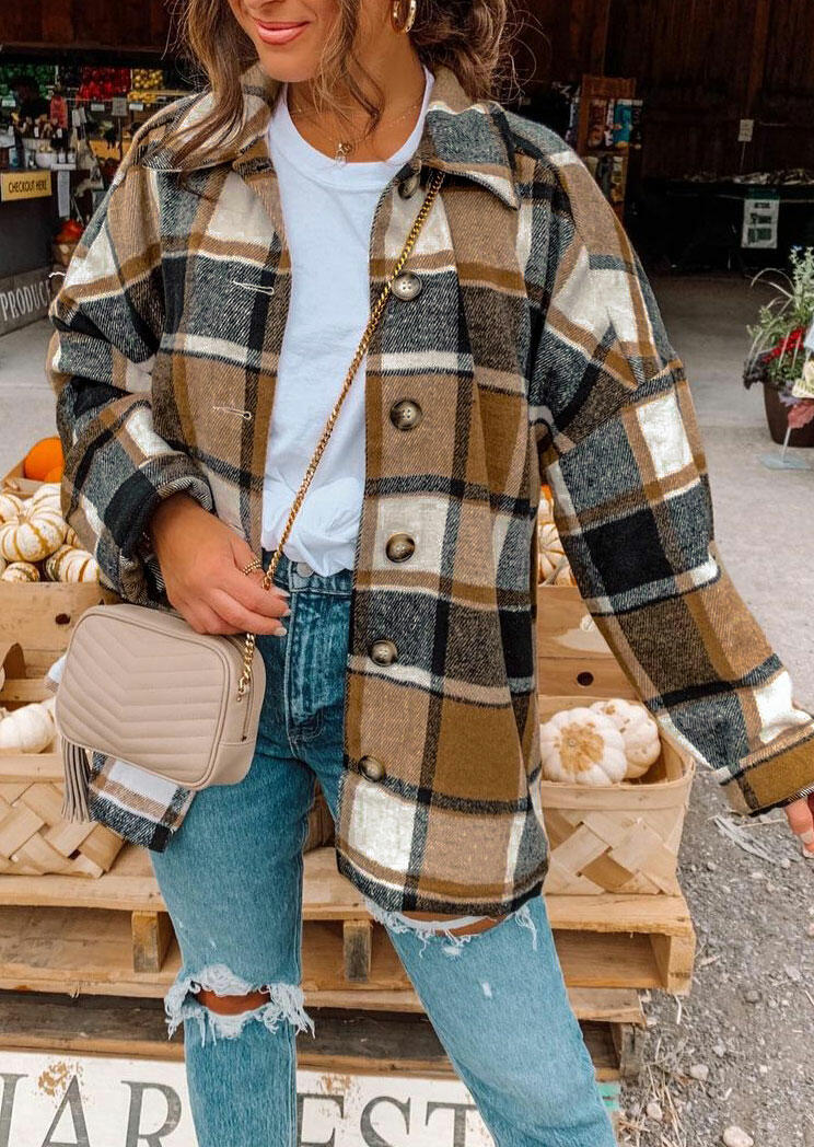 

Coats Plaid Button Long Sleeve Loose Shirt Coat in Plaid. Size: ,M