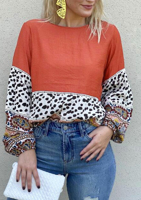 

Blouses Leopard Splicing Elastic Cuff O-Neck Blouse in Watermelon Red. Size
