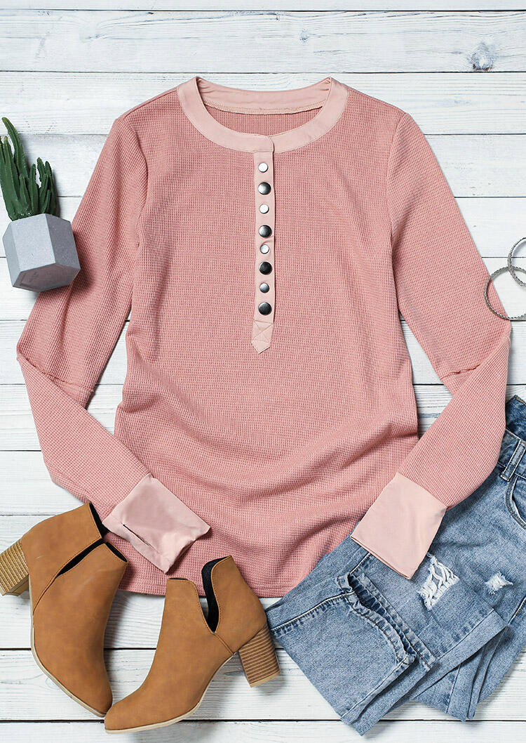 

Blouses Button Thumbhole Long Sleeve O-Neck Blouse in Pink. Size: ,XL
