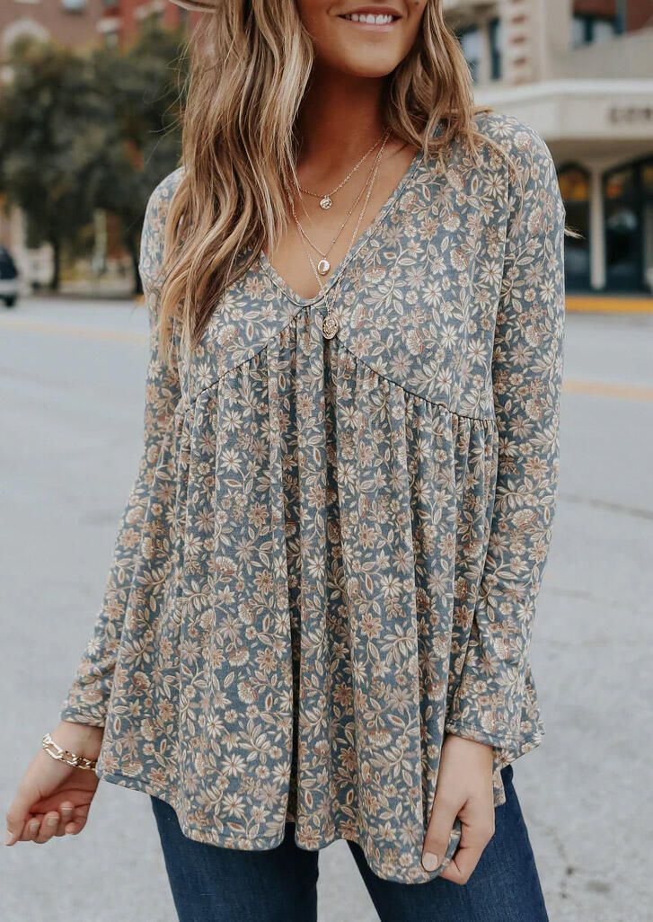 

Blouses Floral Ruffled Hollow Out V-Neck Blouse in Multicolor. Size: ,XL