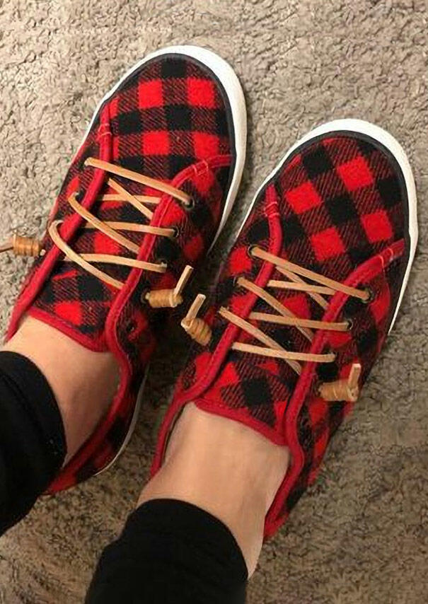 

Sneakers Christmas Buffalo Plaid Lace Up Round Toe Flat Sneakers in Red. Size: ,38,39,40,41
