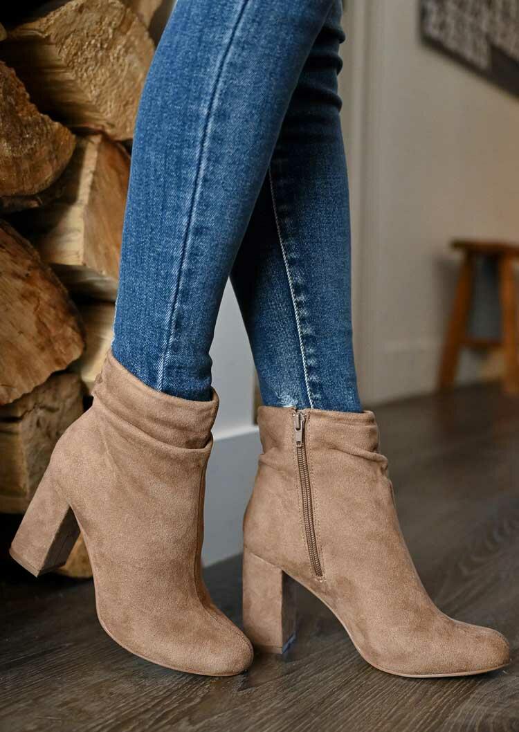 

Boots Zipper High Heeled Round Toe Ankle Boots in Apricot. Size: ,38,39,40,41