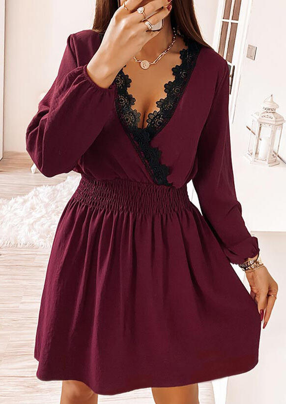 

Mini Dresses Lace Splicing Ruffled Elastic Waist Mini Dress in Burgundy. Size: ,M,L