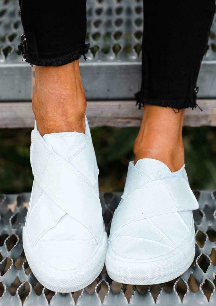 buffalo plaid lace up round toe flat sneakers