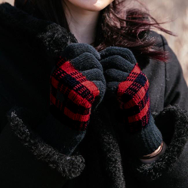 

Gloves Buffalo Plaid Warm Knitted Gloves in Black,Red. Size