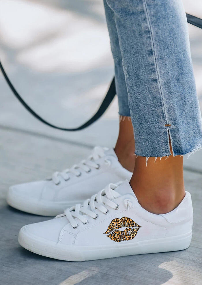 

Sneakers Leopard Lips Lace Up Round Toe Flat Sneakers in White. Size: ,38,39,40,41
