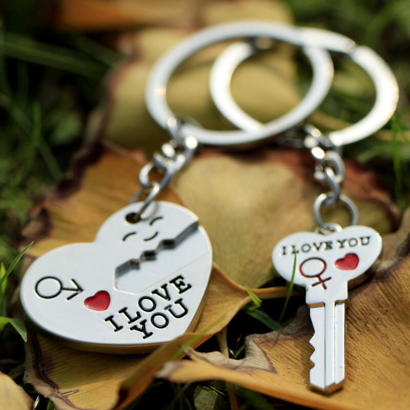 

Keychains 2Pcs Valentine Key Heart Smile Face I Love You Keychain in Silver. Size