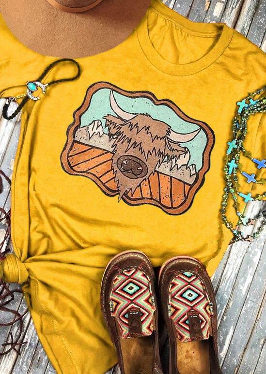 

T-shirts Tees Highland Cow Western O-Neck T-Shirt Tee in Yellow. Size