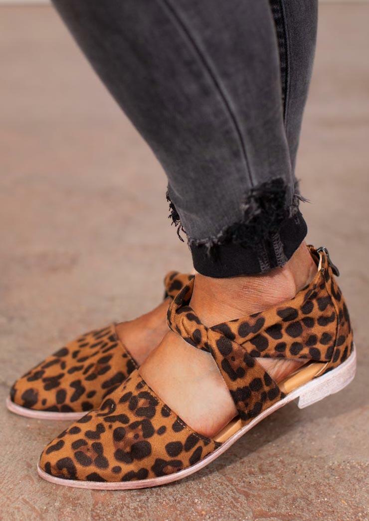 

Flats Leopard Twist Hollow Out Zipper Flats in Leopard. Size: ,38,39,40,41