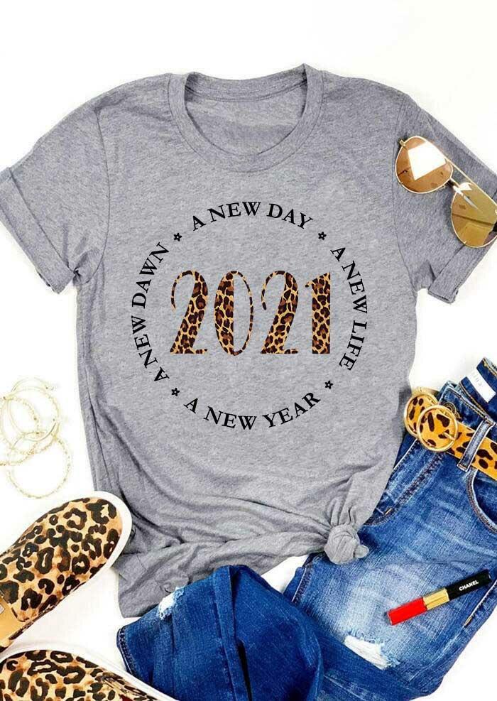 T-shirts Tees A New Year A New Life 2021 Leopard O-Neck T-Shirt Tee in Gray. Size: S,M,L,XL