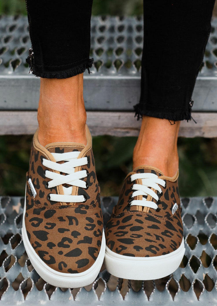 

Sneakers Leopard Lace Up Round Toe Flat Canvas Sneakers in Leopard. Size: ,40