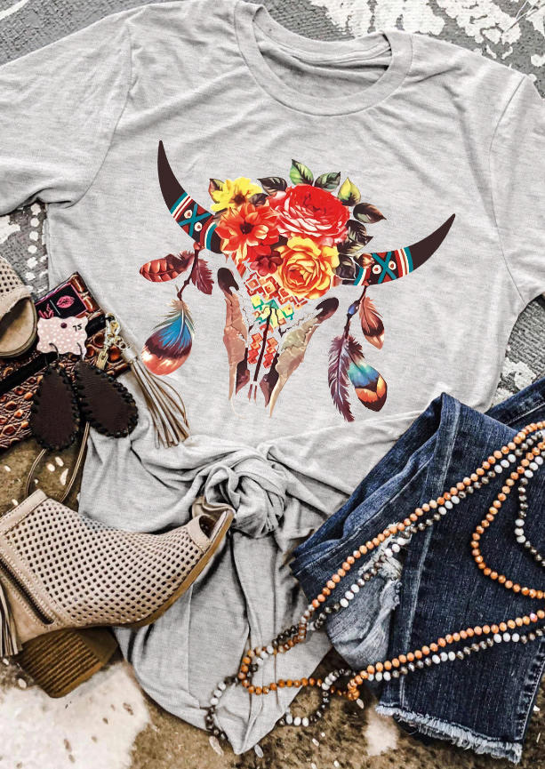 

T-shirts Tees Western Steer Skull Feather Floral T-Shirt Tee in Light Grey. Size