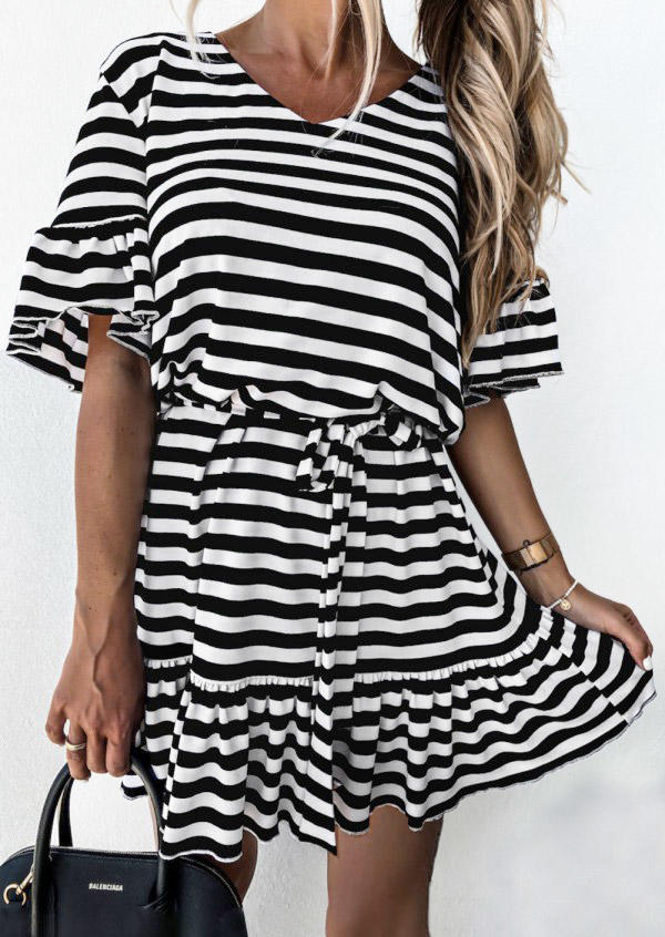 

Mini Dresses Striped Ruffled Drawstring V-Neck Mini Dress in Stripe. Size: ,L,XL