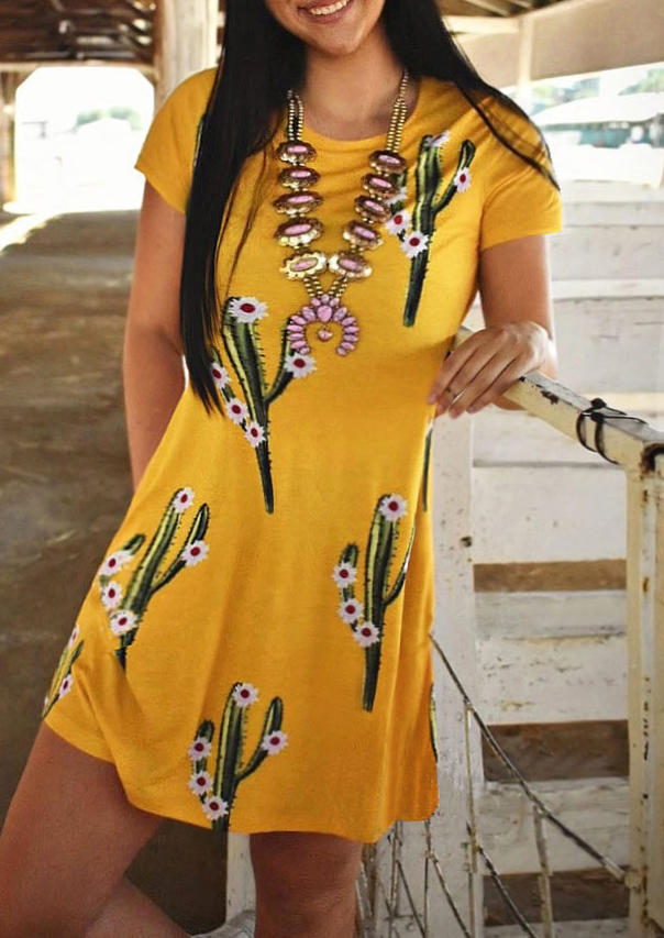

Mini Dresses Western Cactus Floral O-Neck Mini Dress in Yellow. Size: ,M