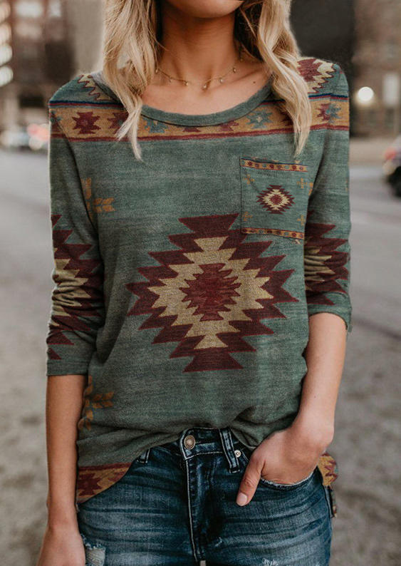 

Blouses Aztec Geometric Pocket Long Sleeve Blouse in Army Green. Size: S,M,,XL