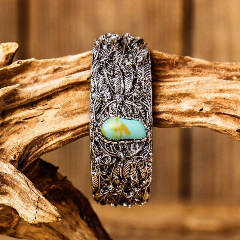 

Bracelet Vintage Indian Style Turquoise Open Bracelet in Silver. Size