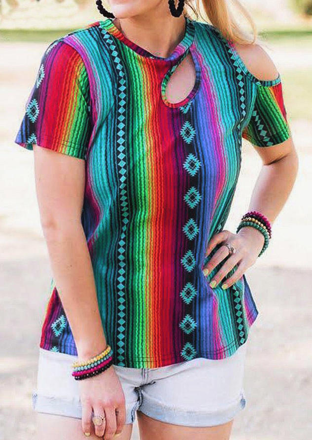 

Blouses Serape Striped Geometric Hollow Out Blouse in Multicolor. Size: ,L