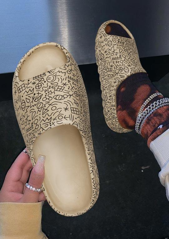 

Slippers Graffiti Lightweight Soft Comfortable Flat Slippers in Light Khaki. Size: ,41