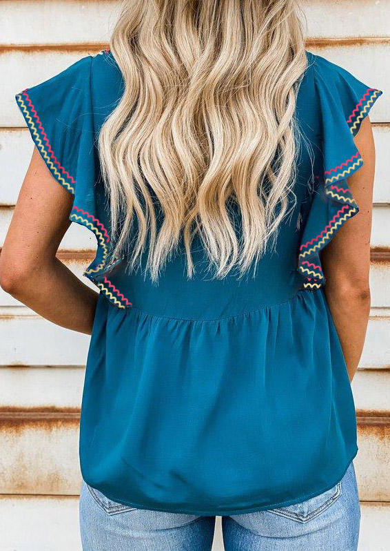 

Blouses Geometric Ruffled V-Neck Blouse in Blue. Size: ,M,L,XL