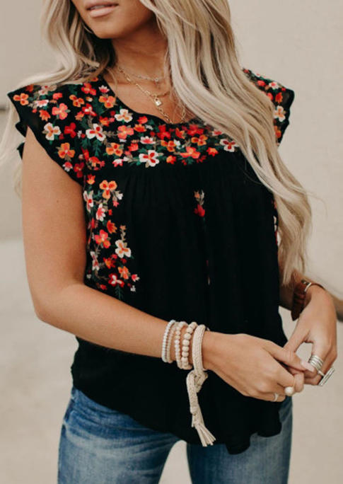 

Blouses Floral Ruffled Cap Sleeve Blouse in Black. Size