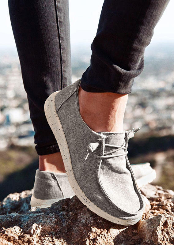 

Shoes Men Slip On Flat Canvas Sneakers in Gray. Size: ,43
