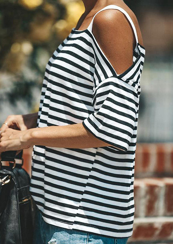 

Blouses Striped Cold Shoulder Casual Blouse in Stripe. Size: ,M
