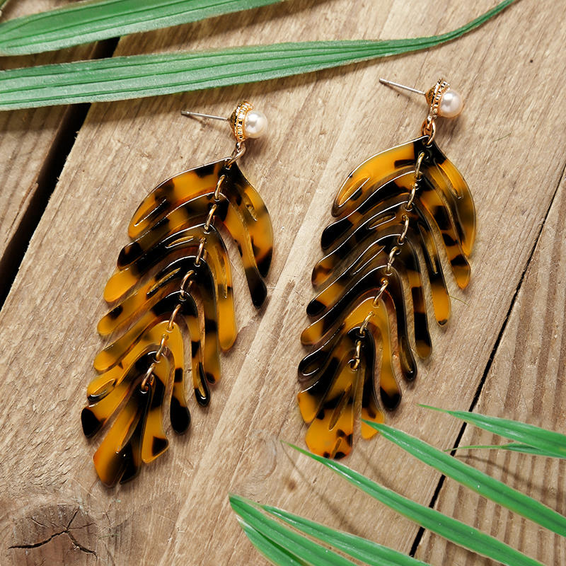 

Earrings Leopard Tortoise Shell Palm Leaf Earrings in Light Brown. Size