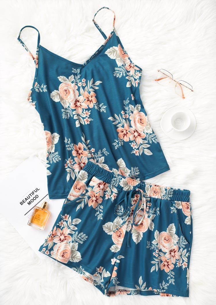 

Sleepwear Floral V-Neck Camisole And Pocket Shorts Pajamas Set in Cyan. Size