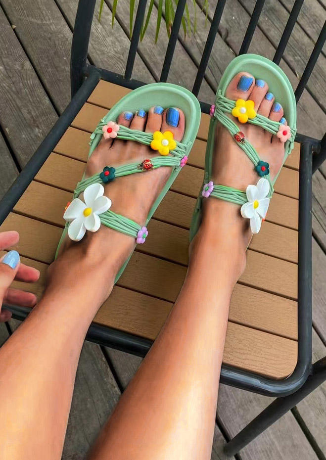 

Slippers Floral Slip On Flat Slippers in Light Green. Size: ,37,38,39,40