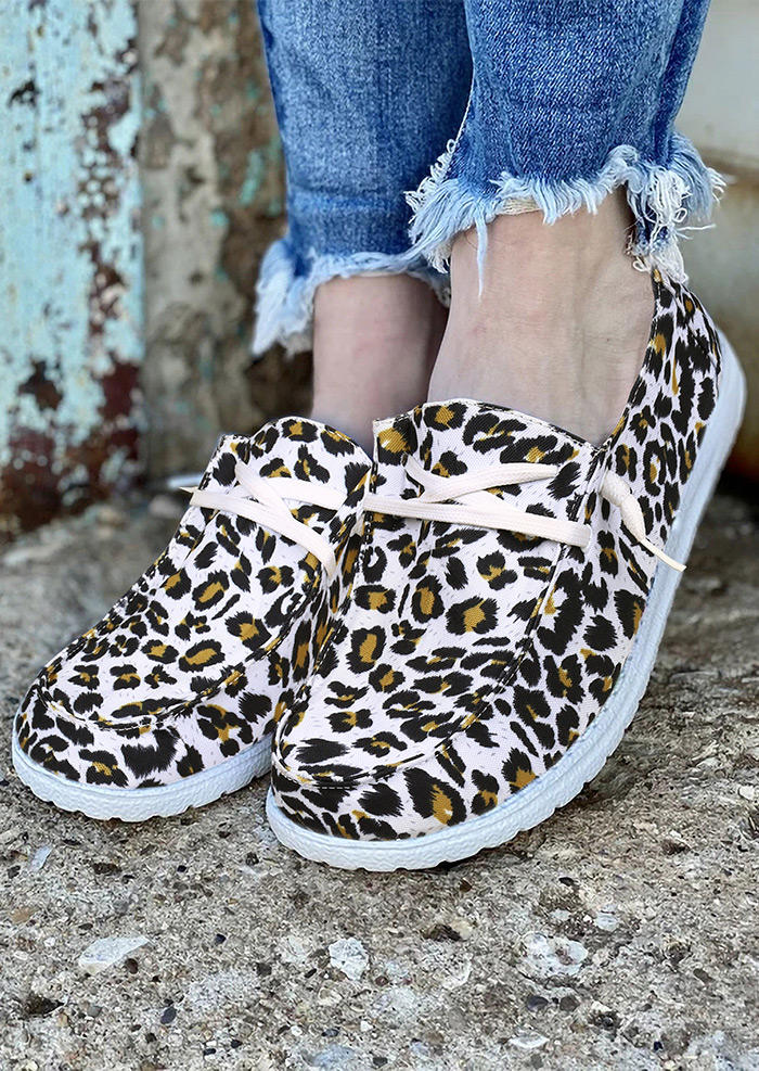 

Sneakers Leopard Lace Up Round Toe Flat Sneakers in Leopard. Size