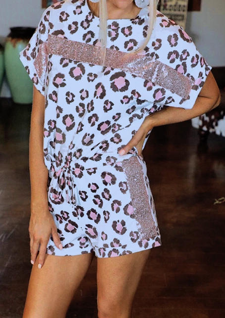

Two-Piece Sets Leopard Sequined Splicing Blouse And Drawstring Shorts Two-Piece Set in Leopard. Size