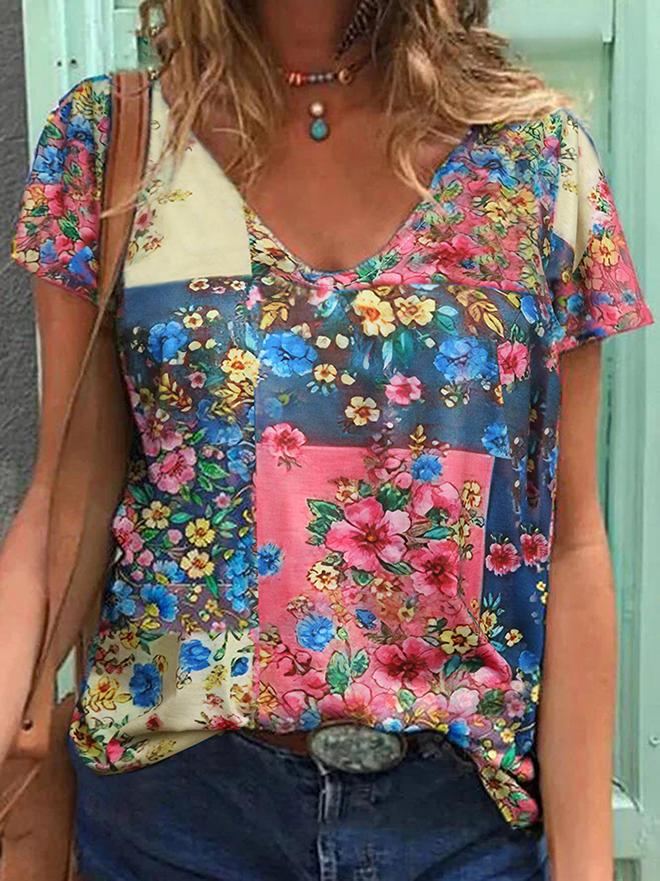 

Blouses Floral V-Neck Casual Blouse in Multicolor. Size