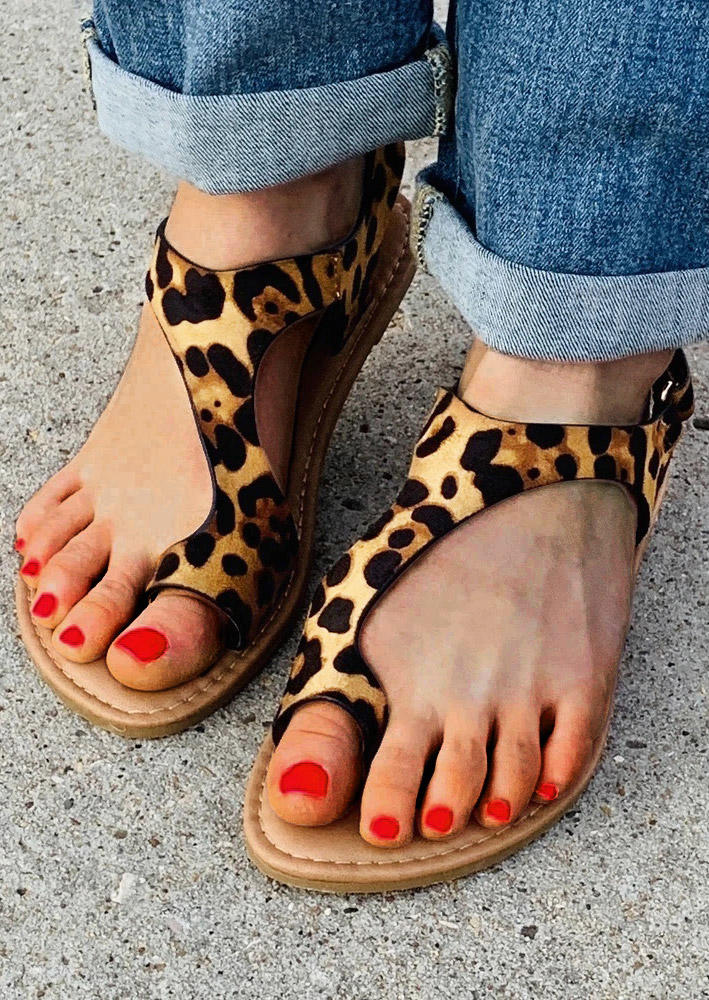 

Sandals Leopard Toe Ring Asymmetric Sandals in Leopard. Size: ,38,39,40,41