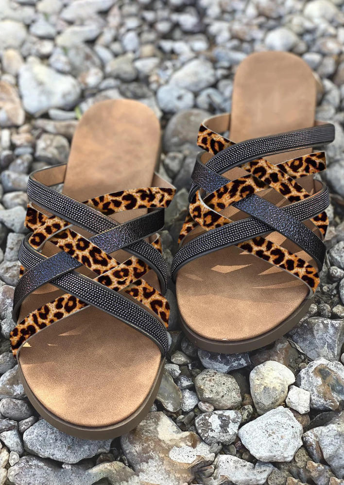 

Slippers Leopard Rhinestone Criss-Cross Band Flat Slippers in Leopard. Size: ,38,39,40,41