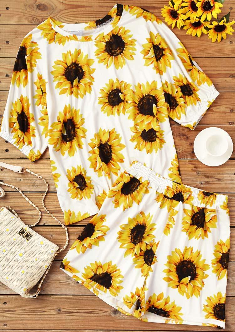 

Two-Piece Sets Sunflower Blouse And Elastic Waist Shorts Two-Piece Set in Multicolor. Size: ,XL