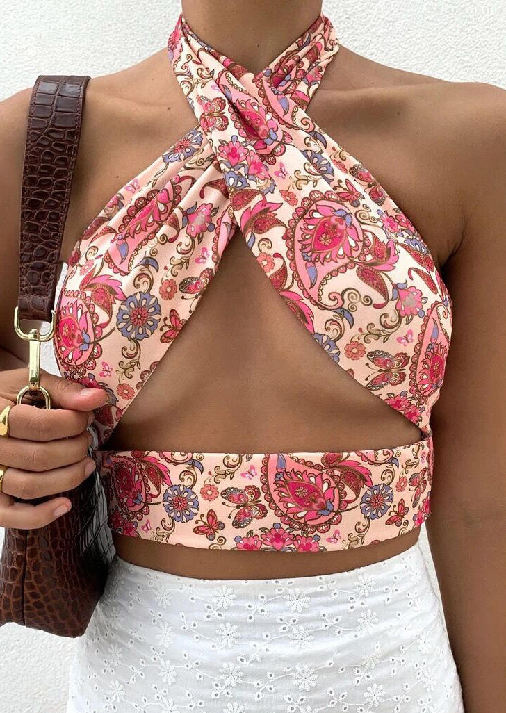 

Crop Tops Paisley Hollow Out Halter Crop Top in Multicolor. Size: ,M,XL