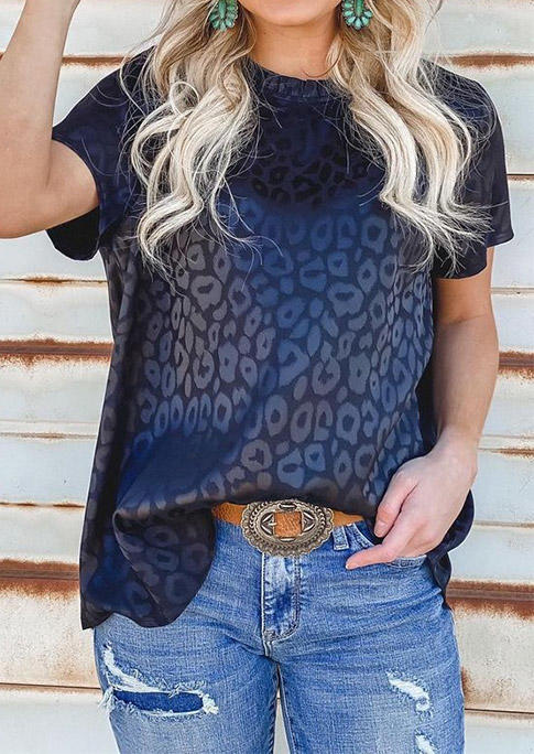 

Blouses Leopard Ruffled Hollow Out Button Blouse in Navy Blue. Size: ,L