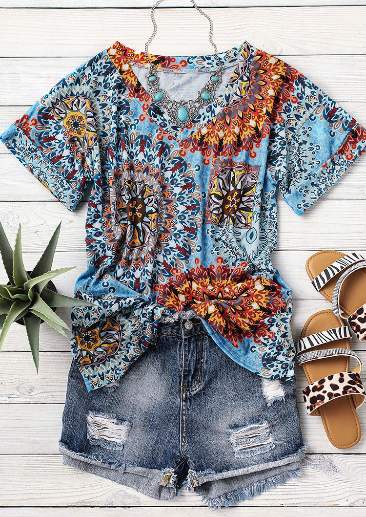 

Blouses Mandala Ethnic Style Casual Blouse in Multicolor. Size: ,M