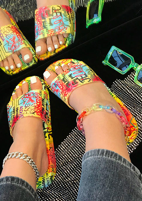 

Slippers Summer Graffiti Style Fashion Flat Slippers in Multicolor. Size: ,38,39,41