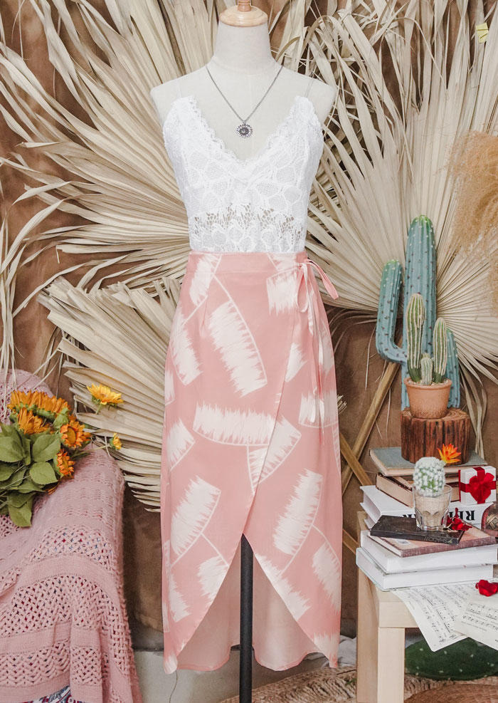 Two-piece Dresses Lace Camisole + Palm Leaf Wrap Long Skirt Outfit in Pink. Size: L