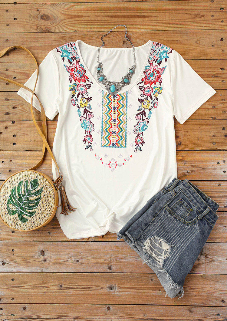 

Blouses Floral Geometric Short Sleeve Blouse in White. Size