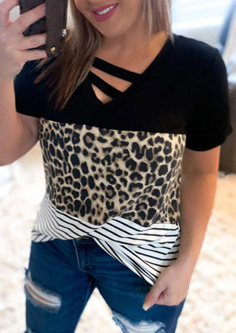 

Blouses Leopard Striped Keyhole Neck Blouse in Black. Size