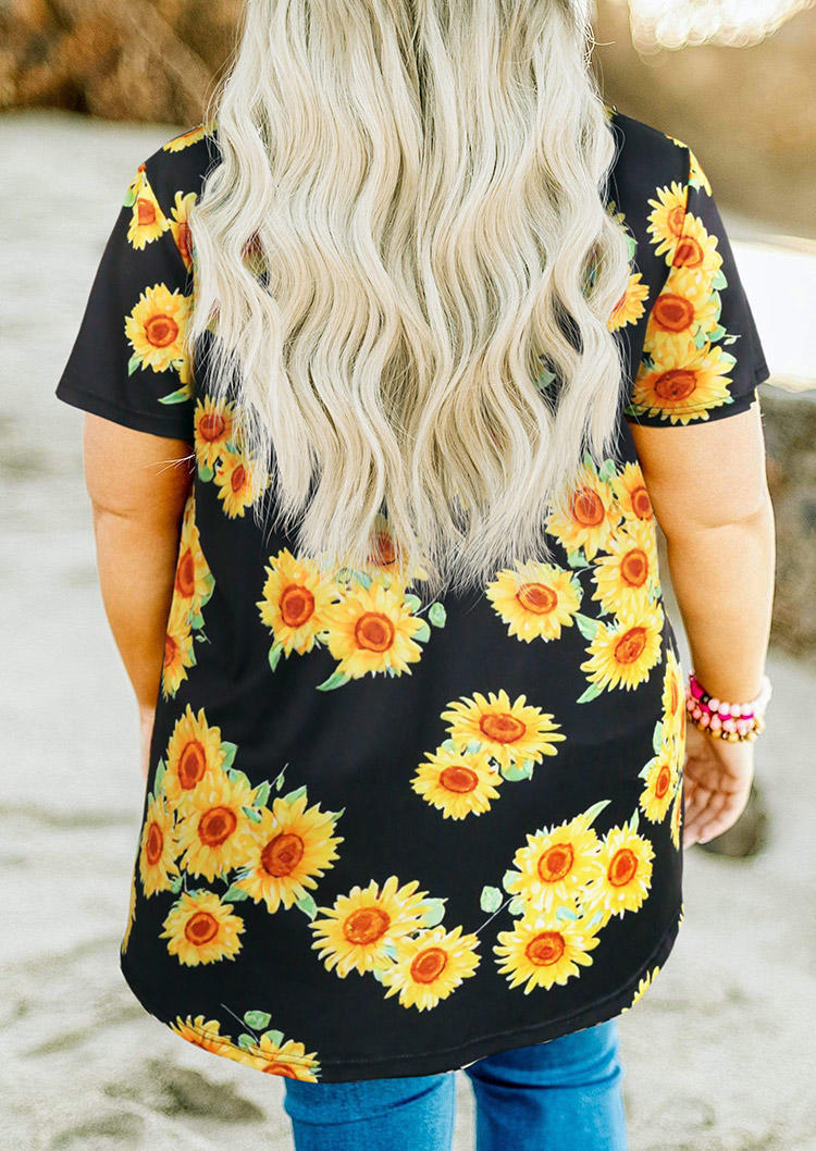 

Plus Size Tops Plus Size Sunflower V-Neck T-Shirt Tee in Black. Size: ,XL