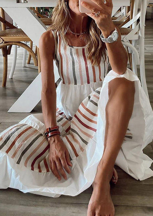 

Maxi Dresses Colorful Striped O-Neck Sleeveless Maxi Dress in White. Size: ,L