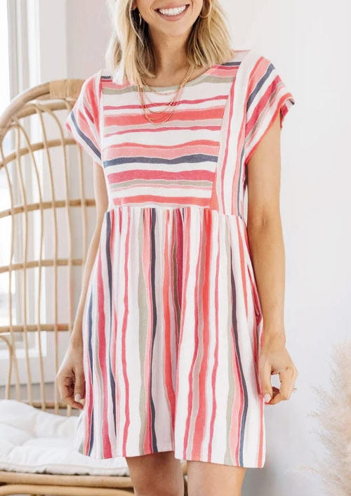 

Mini Dresses Colorful Striped Pocket O-Neck Mini Dress in Stripe. Size: ,L,XL