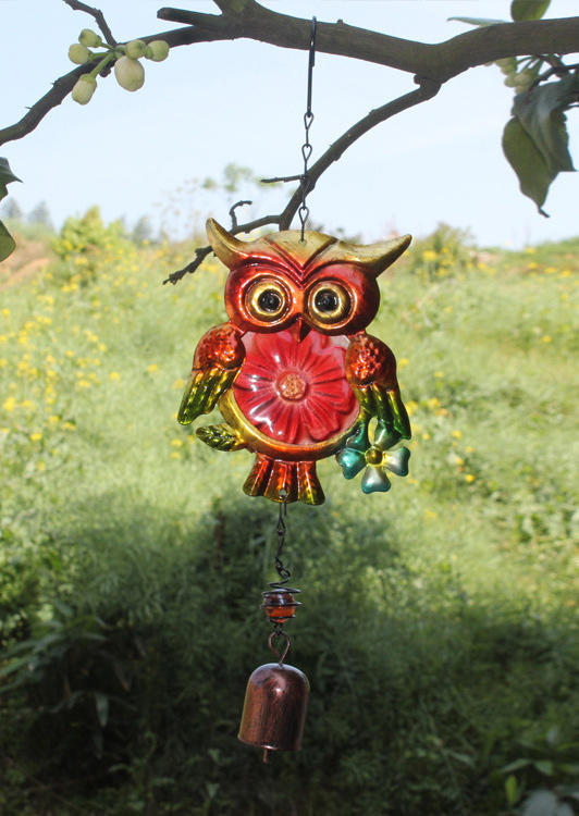 

Cool Gadgets Glass Owl Wind Chime Ornament in Red. Size