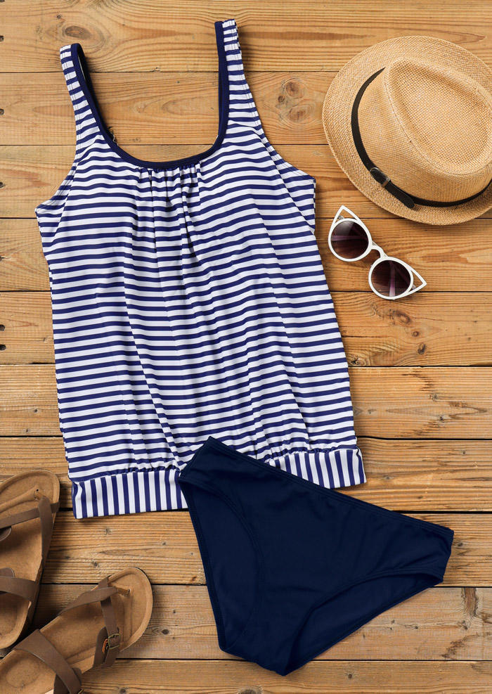 

Tankinis Striped Ruffled Adjustable Strap Tankini in Stripe. Size