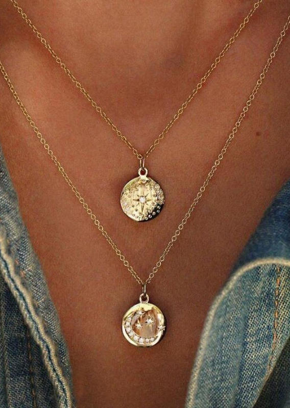 

Necklaces Sun And Moon Rhinestone Dual-Layered Necklace in Gold. Size