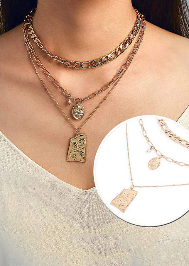 

Necklaces Vintage Embossed Pearl Multi-Layered Pendant Necklace in Gold. Size